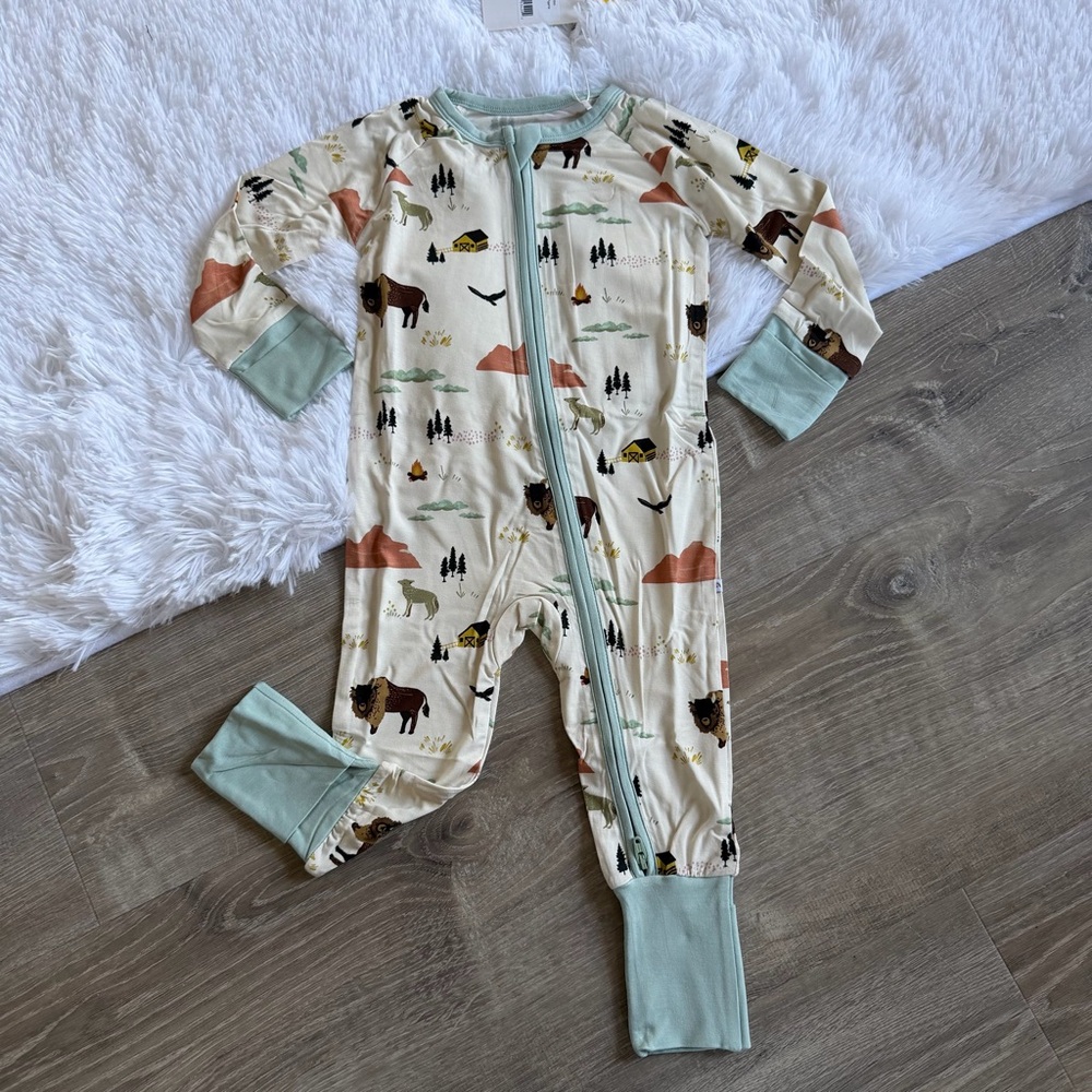 Emerson and Friends On the Ranch Bamboo Convertible
Baby Pajama 12-18 month - Picture 2 of 5
